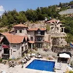 The Stone Castle Boutique 4* Ağaçlı