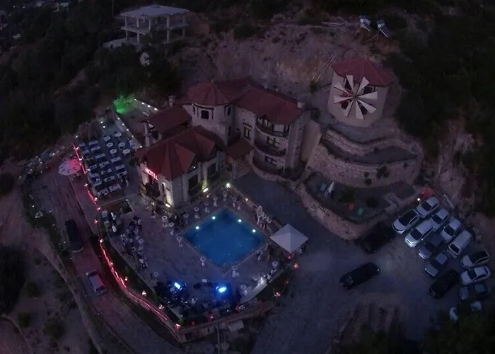 Hotel The Stone Castle Boutique Ağaçlı