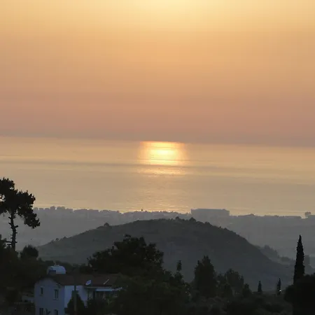 فندق The Stone Castle Boutique