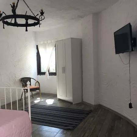 The Stone Castle Boutique 4* Ağaçlı